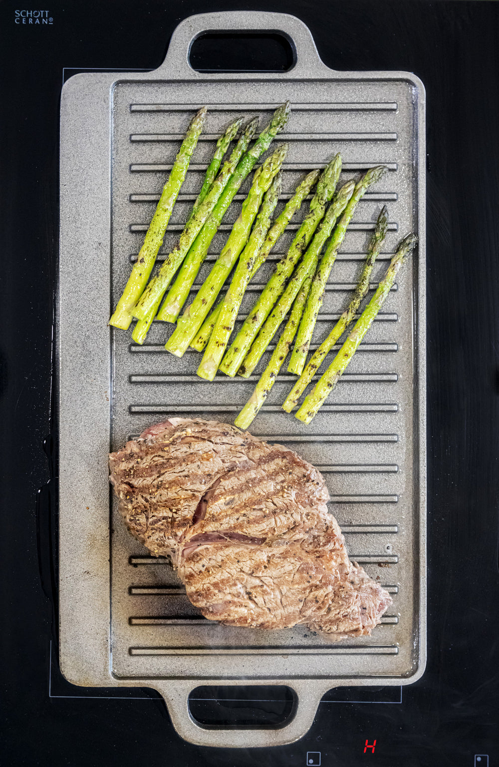 KitchenCraft Deluxe Cast Iron Griddle 45cm x 23cm