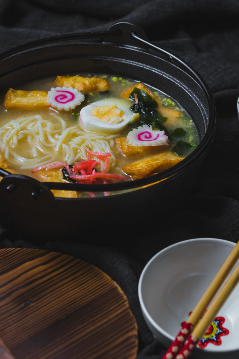 KitchenCraft World of Flavours Cast Iron Cooking Pot