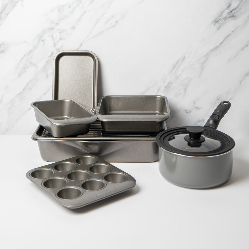 MasterClass Set of Gift-Boxed Smart Space Stacking Non-Stick Bakeware Set 7 Piece, Smart Space Non-Stick Saucepan Set