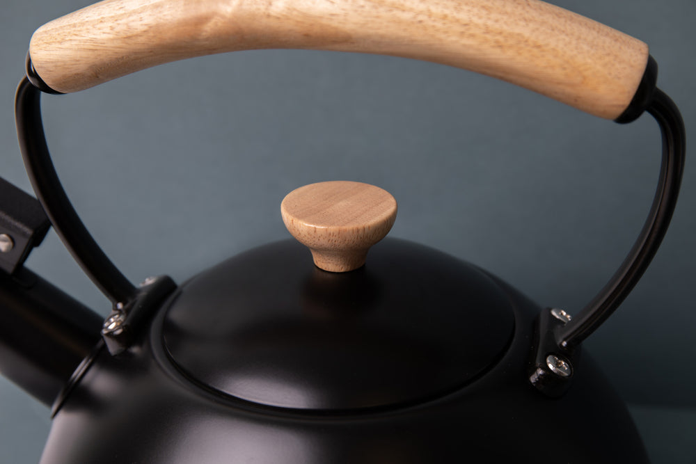 La Cafetière Black Whistling Kettle with Wooden Handle, 1.6L