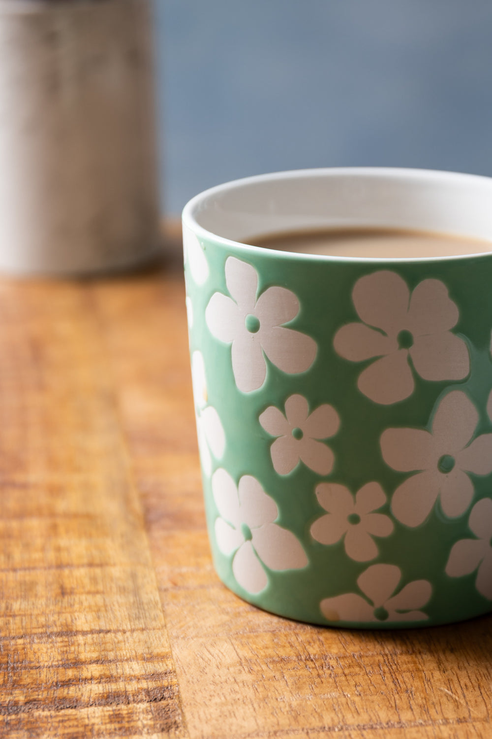 Mikasa Wax Resist Green Flower Mug, 360ML