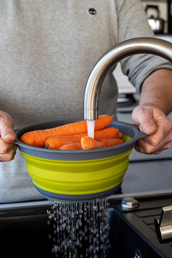 Colourworks Green Collapsible Colander with Handles image 2