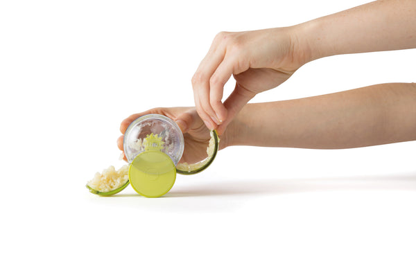 Chef'n GarlicZoom™ Garlic Chopper image 7