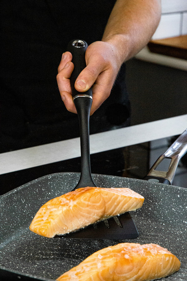 MasterClass Soft Grip Nylon Slotted Turner image 6