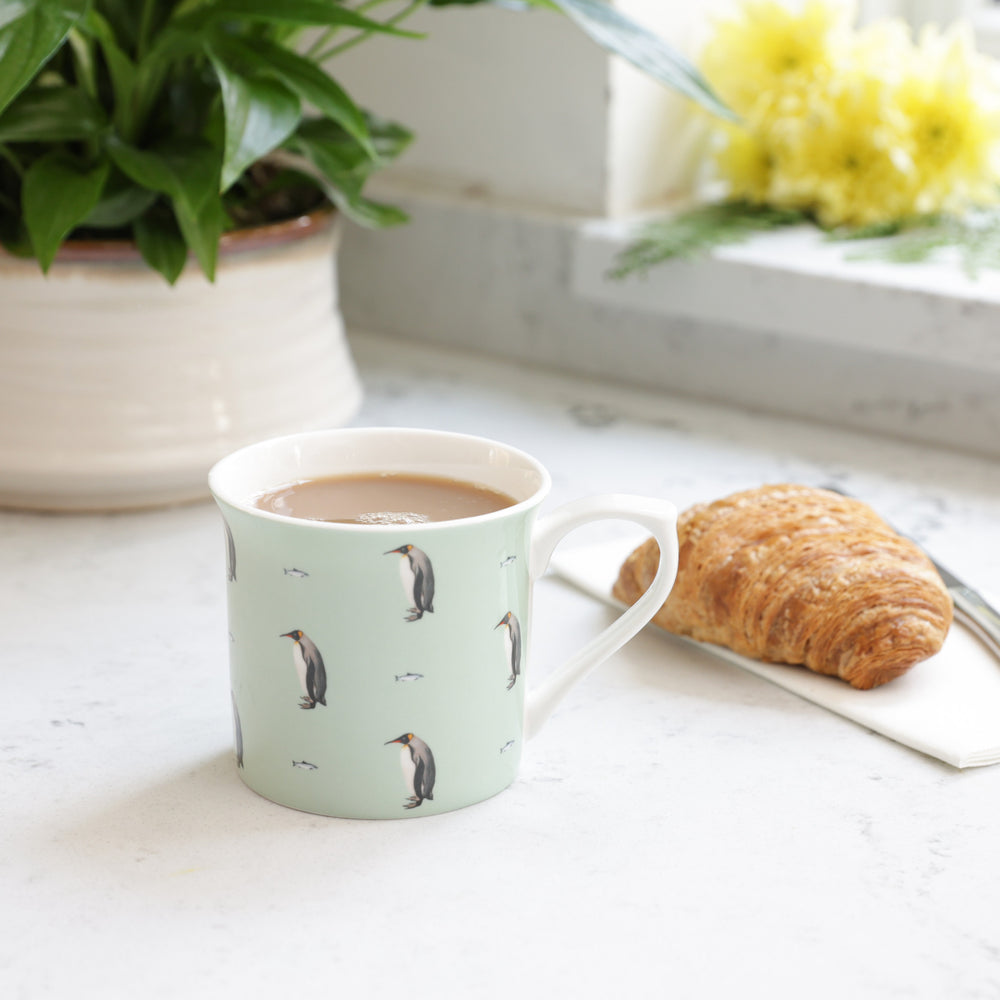 Set of 4 KitchenCraft Fluted China Penguin Mugs