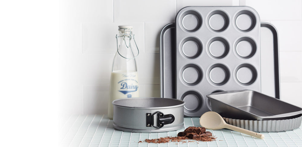 KitchenCraft Non-Stick Square Bake Pan, 20cm