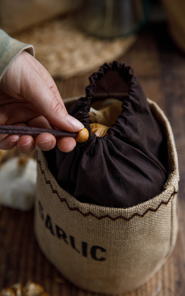 Natural Elements Hessian Garlic Storage Bag image 5