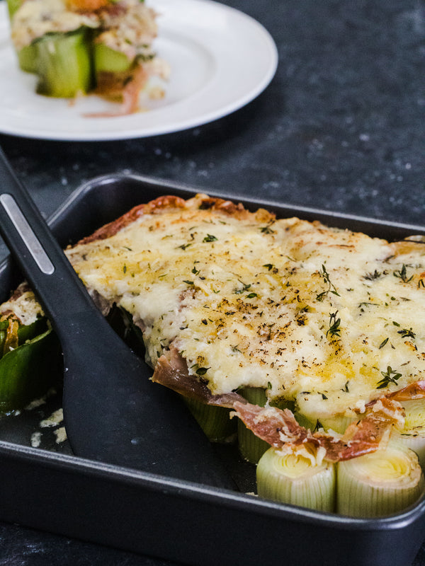 MasterClass Non-Stick Square Baking Tin, 23cm image 5