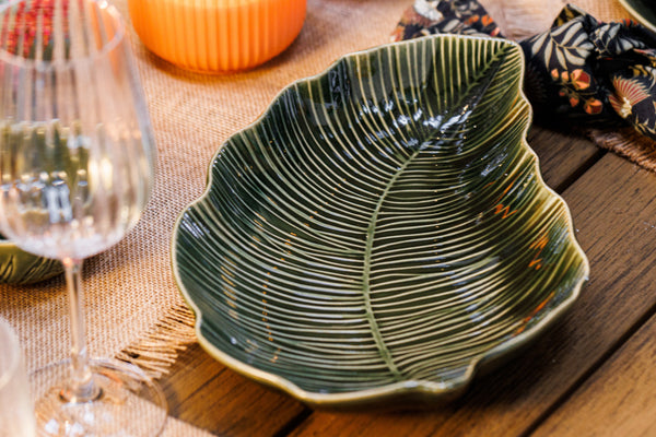 Mikasa Jardin Leaf-Shaped Stoneware Serving Dish, 31.5cm, Green image 15