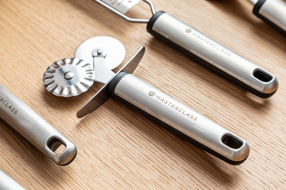 MasterClass Soft Grip Stainless Steel Pastry and Pasta Cutter