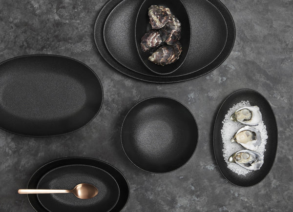 Maxwell & Williams Caviar 30cm Oval Plate image 2