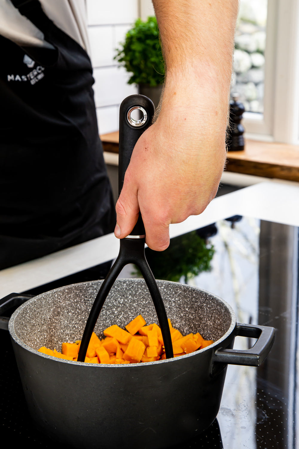 MasterClass Soft Grip Nylon Masher