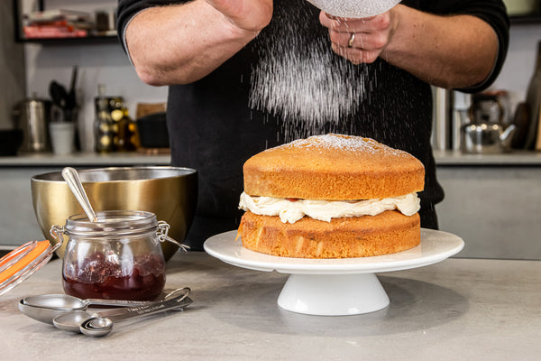 Sweetly Does It Porcelain Cake Stand image 5