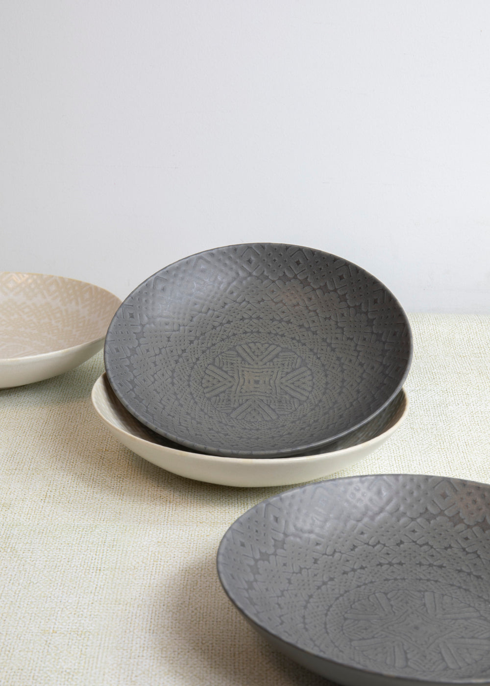 KitchenCraft Set of 4 Pasta Bowls in Gift Box, Lead-Free Glazed Stoneware - Embossed Grey