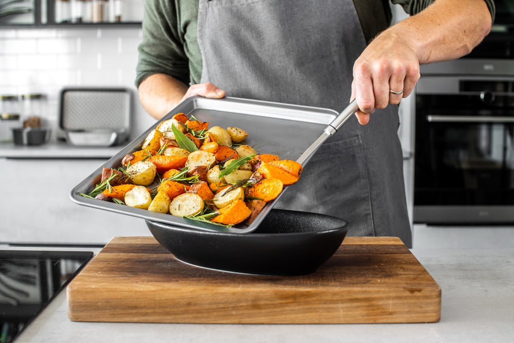 Maxwell & Williams Caviar Oval Bowl, 30cm