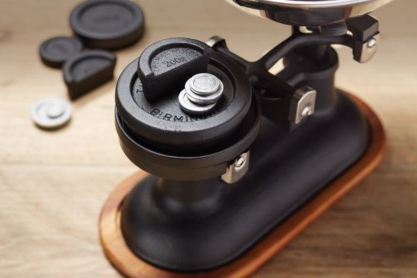 Living Nostalgia 10 Piece Traditional Cast Iron Metric Weight Set image 5