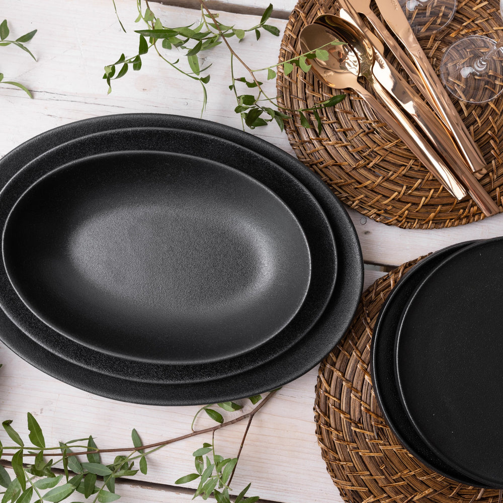 Set of 4 Maxwell & Williams Caviar 25cm Oval Bowls