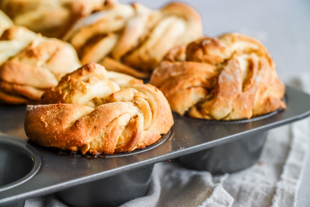 MasterClass Non-Stick 12 Hole Deep Baking Pan