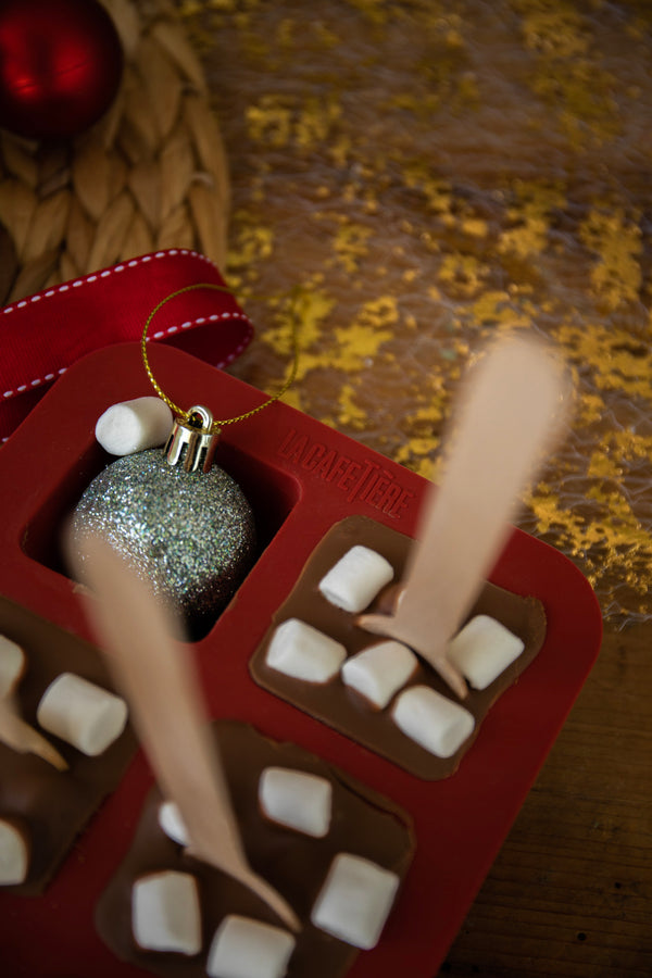 10pc Hot Chocolate Mug Set with Chocolate Stirrer Mould and Decorating Ribbon image 2