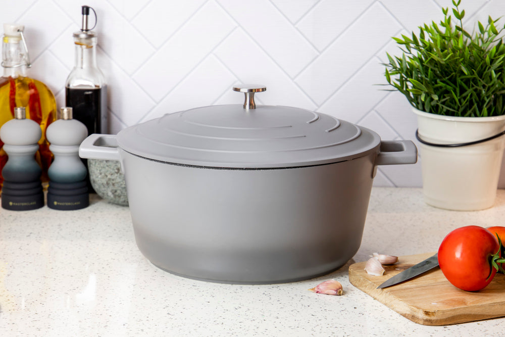 MasterClass Large 5 Litre Casserole Dish with Lid - Ombre Grey