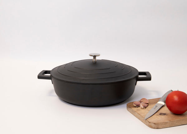 MasterClass Cast Aluminium Shallow Casserole Dish, 4L, Black image 7