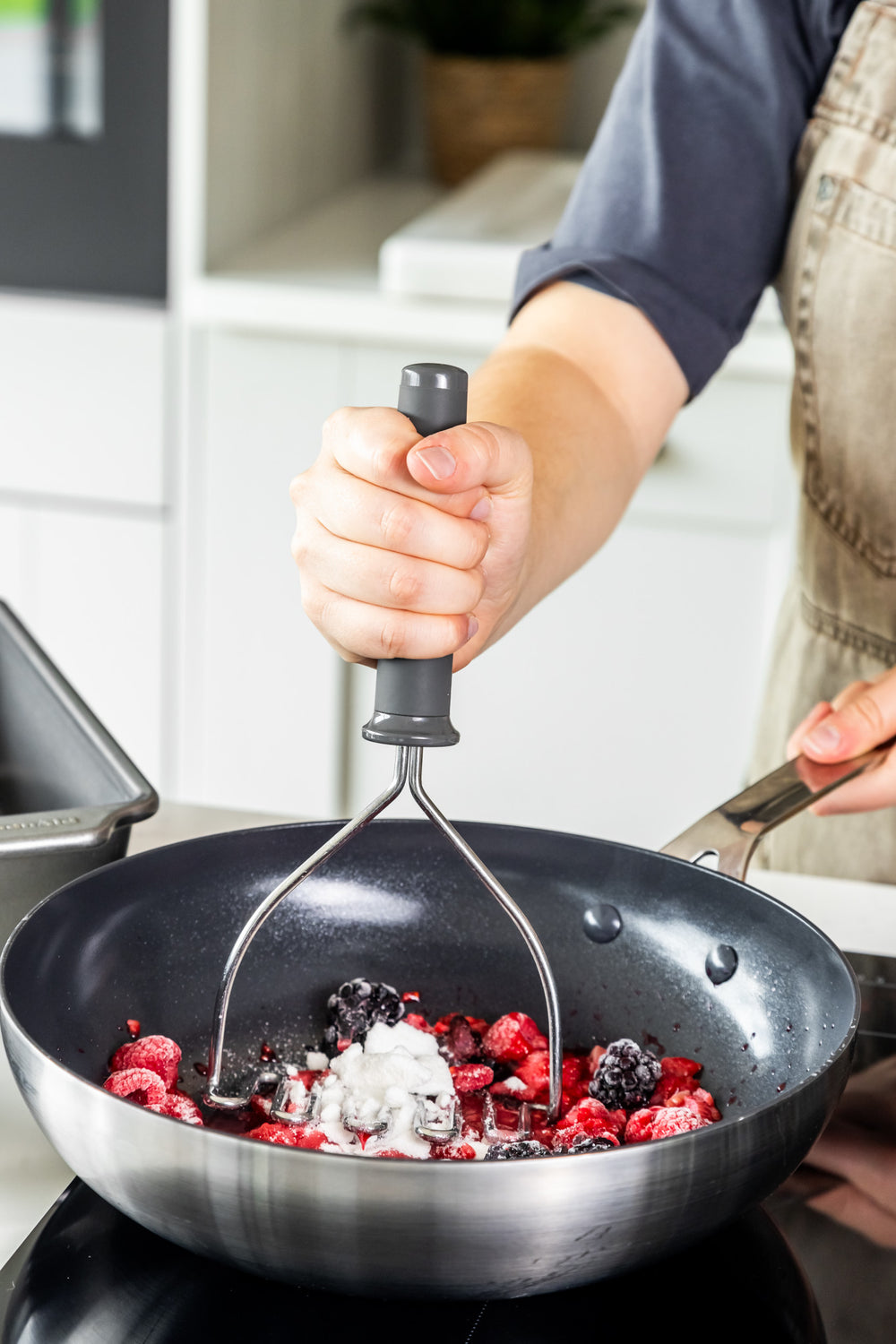 KitchenAid Soft Grip Masher - Charcoal Grey