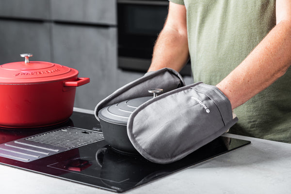 MasterClass Black Shallow Cast Aluminium Casserole Dish, 2.5L image 3