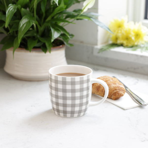 Set of 4 KitchenCraft China Grey Gingham Mugs image 2