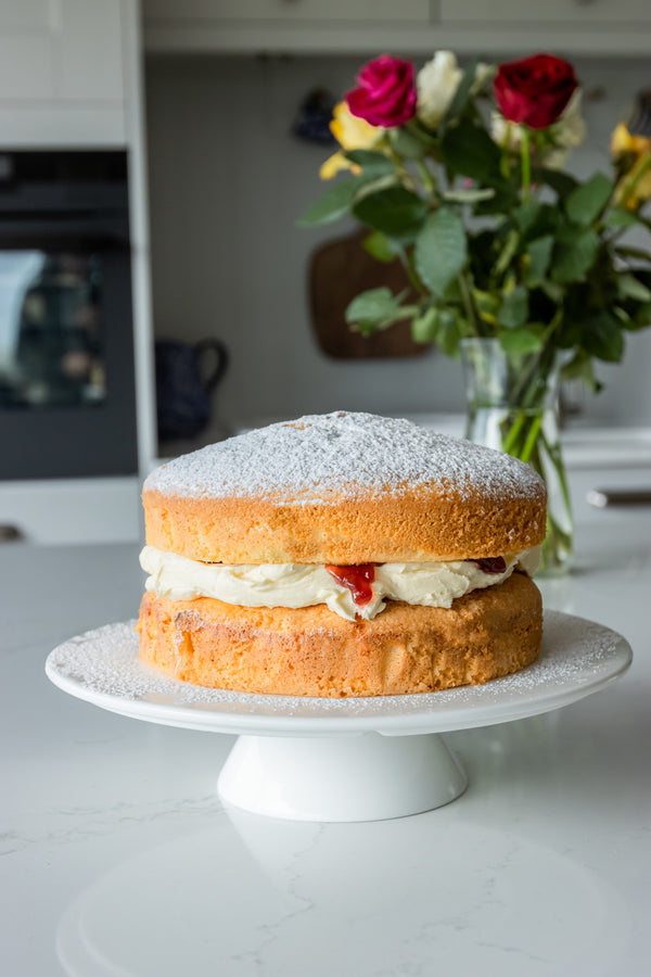 Sweetly Does It Porcelain Cake Stand image 11