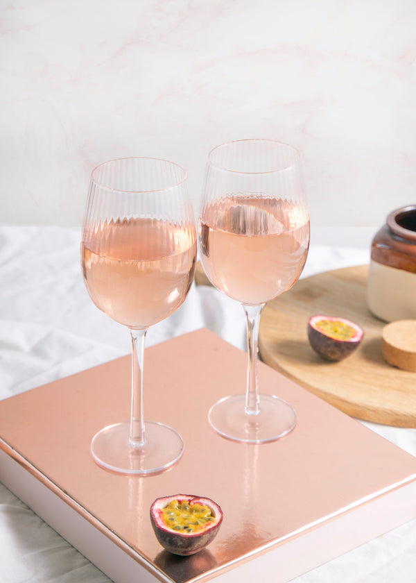 BarCraft Set of 2 Large Ribbed Wine Glasses in Gift Box image 2