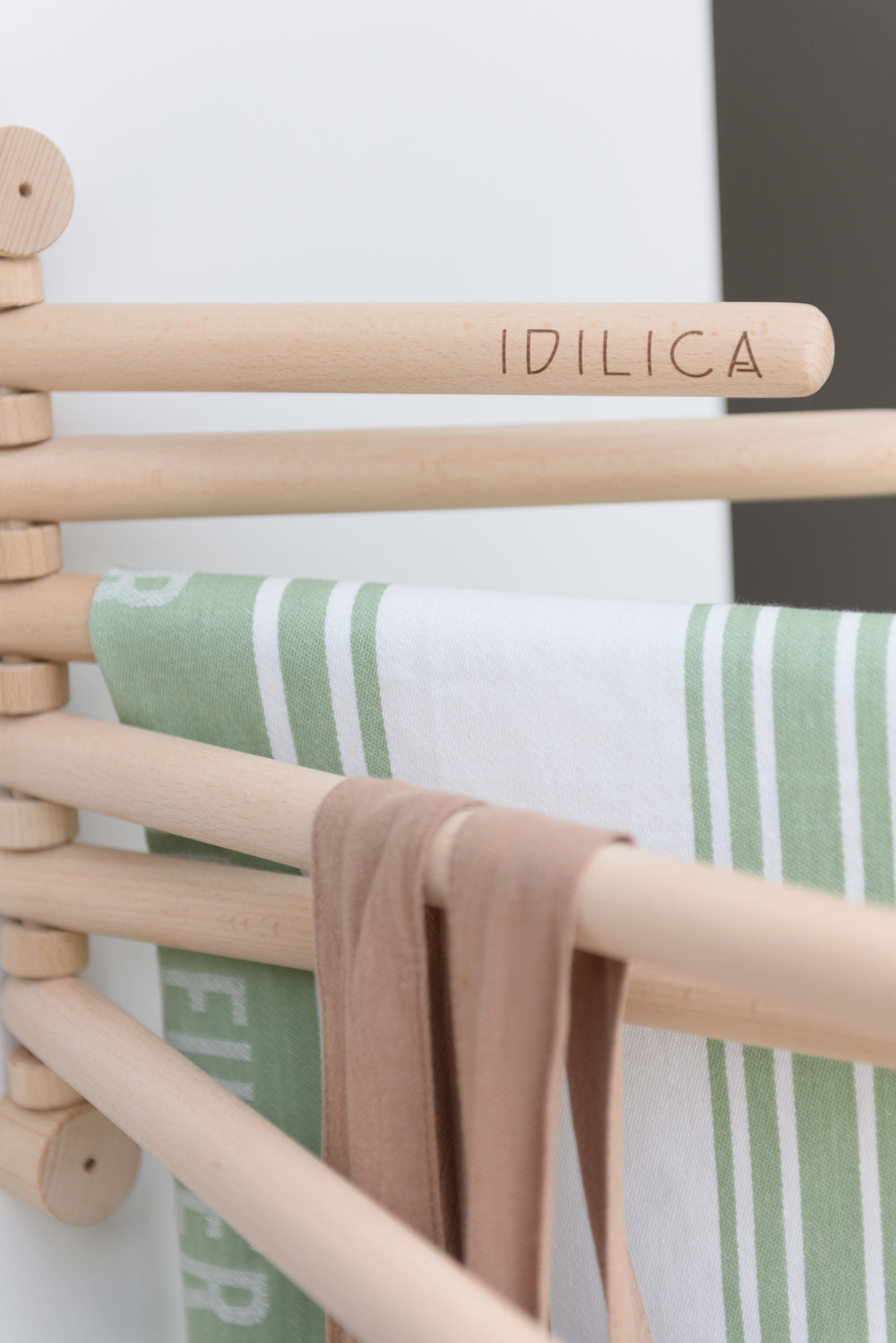KitchenCraft Idilica Beechwood Wall Rack