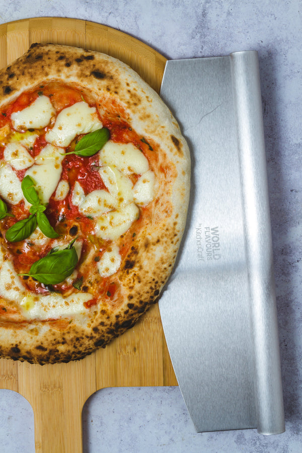 KitchenCraft World of Flavours Italian Pizza Serving Set image 2