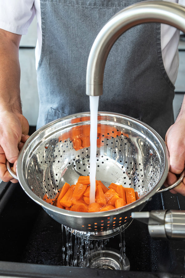 MasterClass Deluxe 25.5cm Two Handled Colander image 6