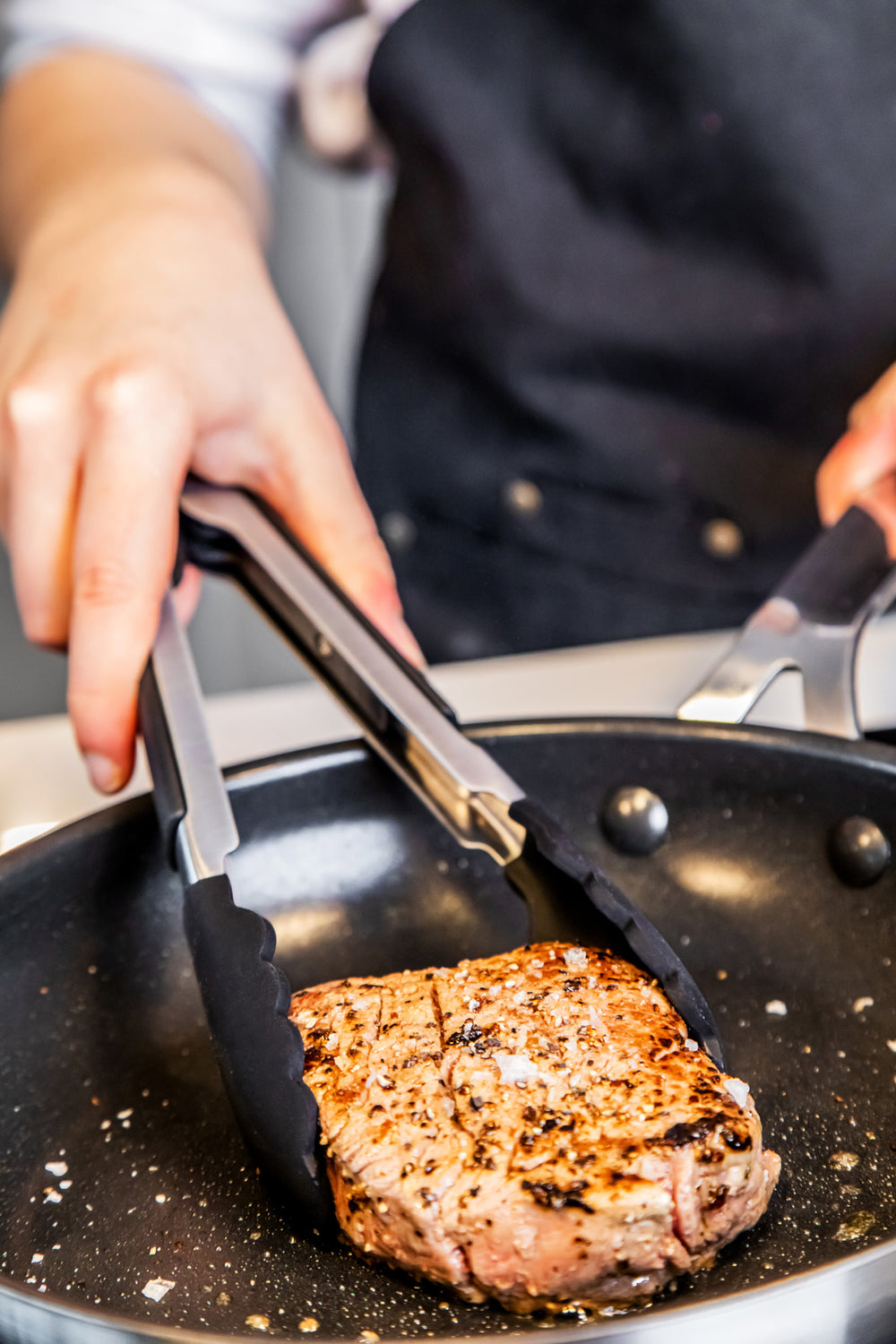 KitchenAid Silicone-Tipped Side-Locking Tongs, 23cm