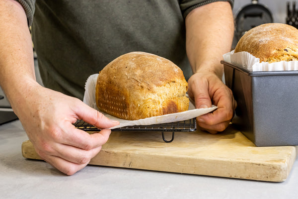 KitchenCraft Pack of Forty 2lb Loaf Tin Liners image 7