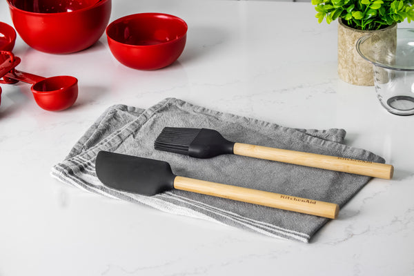 KitchenAid  Bamboo Scraper Spatula with Heat Resistant and Flexible Silicone Head image 6