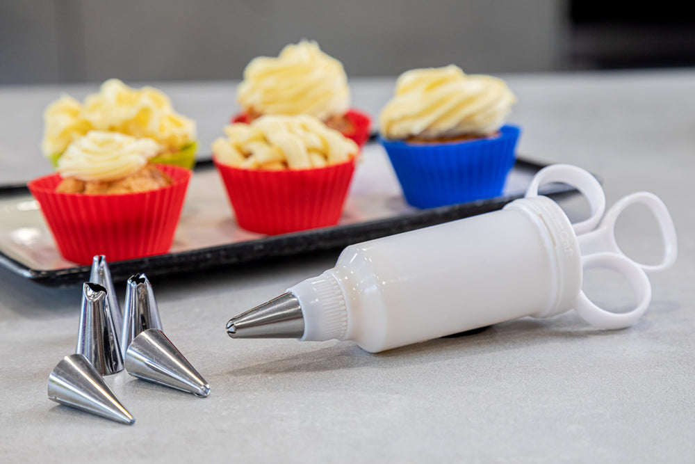KitchenCraft Icing Syringe With Stainless Steel Nozzles