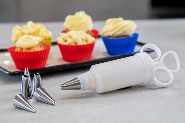 KitchenCraft Icing Syringe With Stainless Steel Nozzles