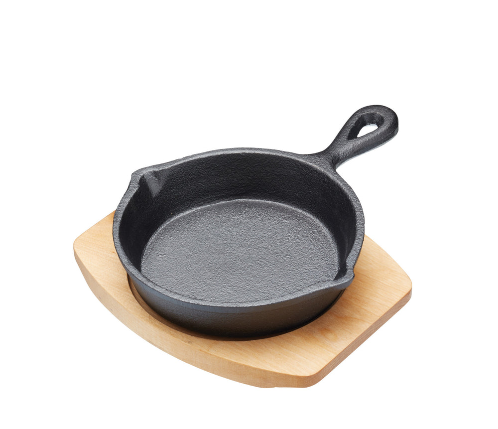 Artesà Cast Iron Round Small Fry Pan with Board, 15cm image 1