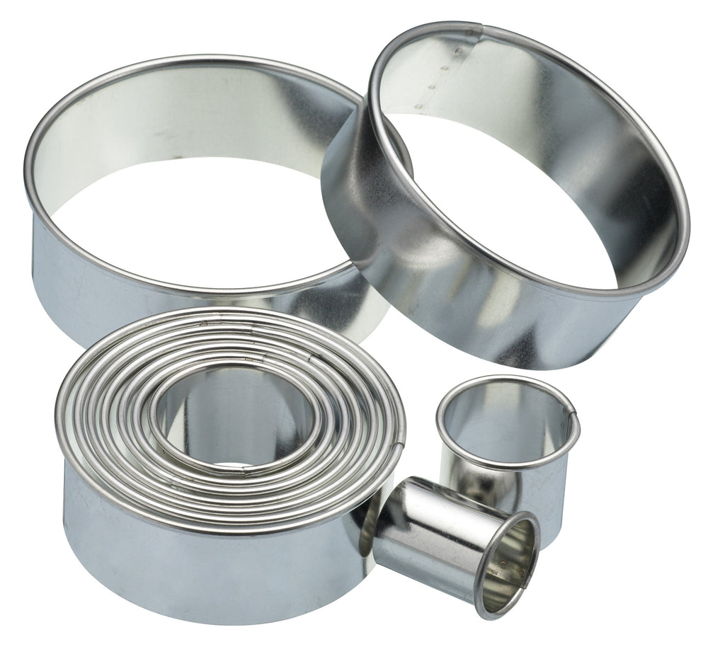 KitchenCraft Eleven Round Plain Pastry Cutters With Metal Storage Tin image 1