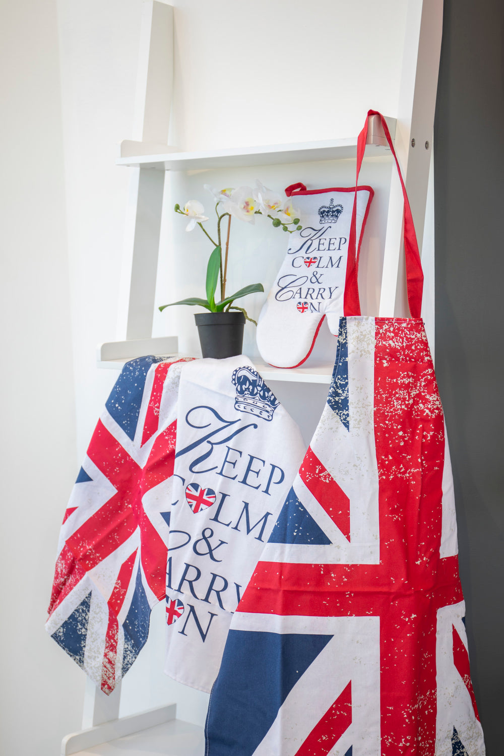 KitchenCraft Keep Calm Union Jack Apron, Towel and Oven Glove Set, 4 Pieces image 1