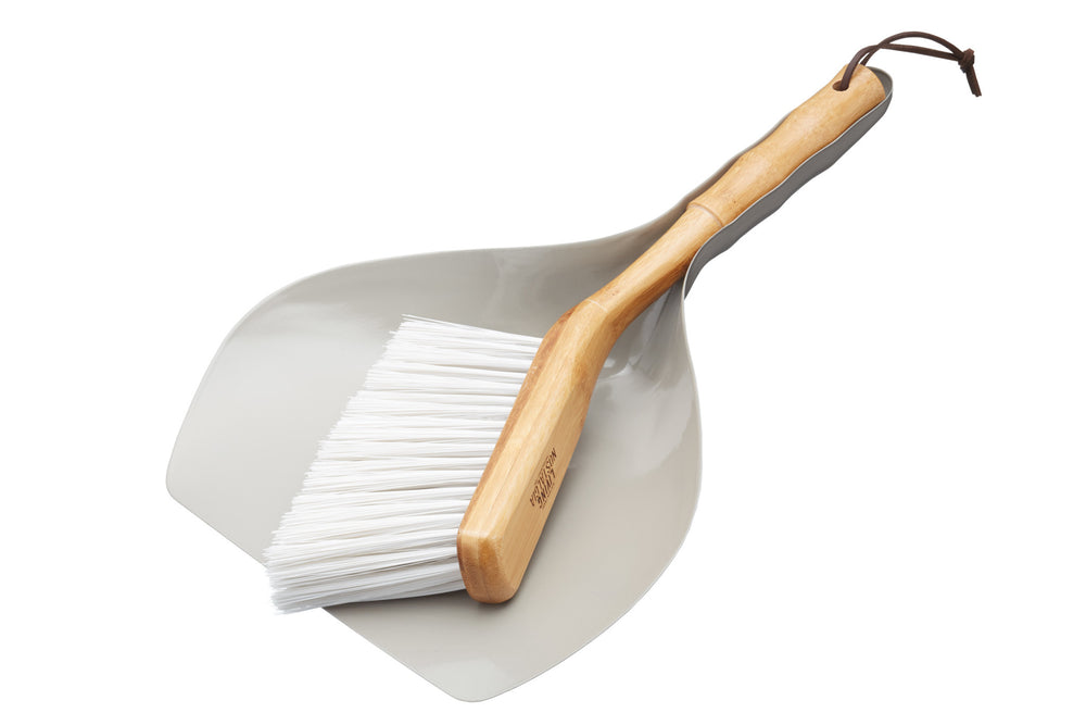 Living Nostalgia Traditional Dustpan and Brush Set image 1